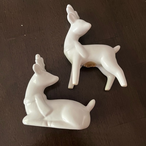 🎄Salt & Pepper Deer with Scarfs ShakerSet White Ceramic reindeer Winter - Picture 1 of 12